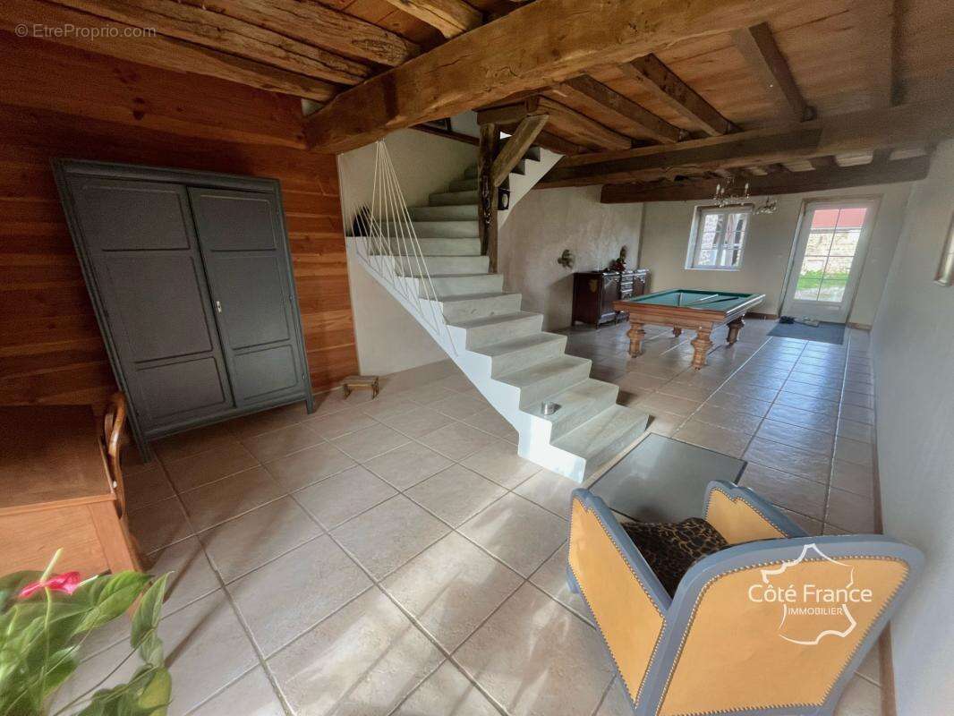 Maison à VIC-DE-CHASSENAY