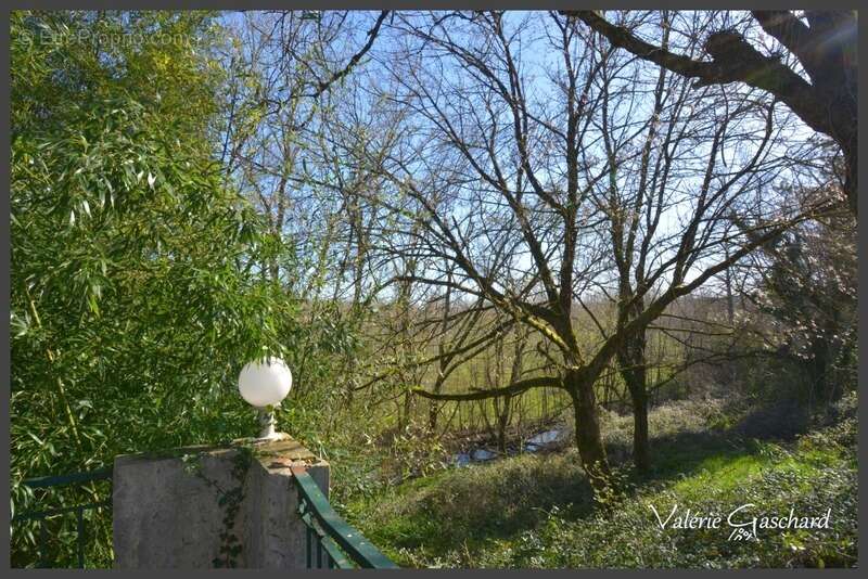 Maison à SAINT-SEURIN-SUR-L&#039;ISLE