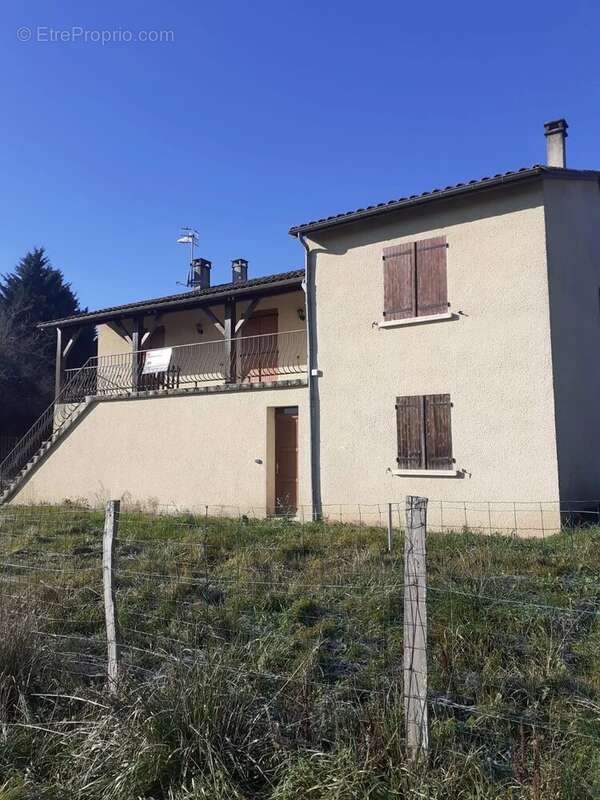 Maison à NEUVIC