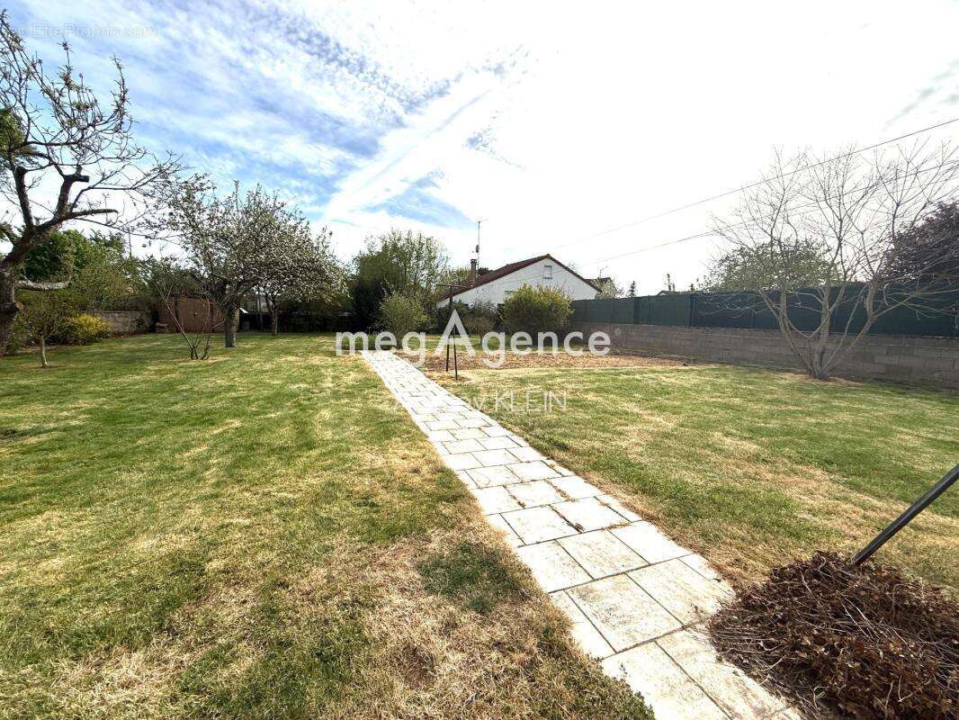 Maison sur sous-sol avec jardin à Véron - photo 3