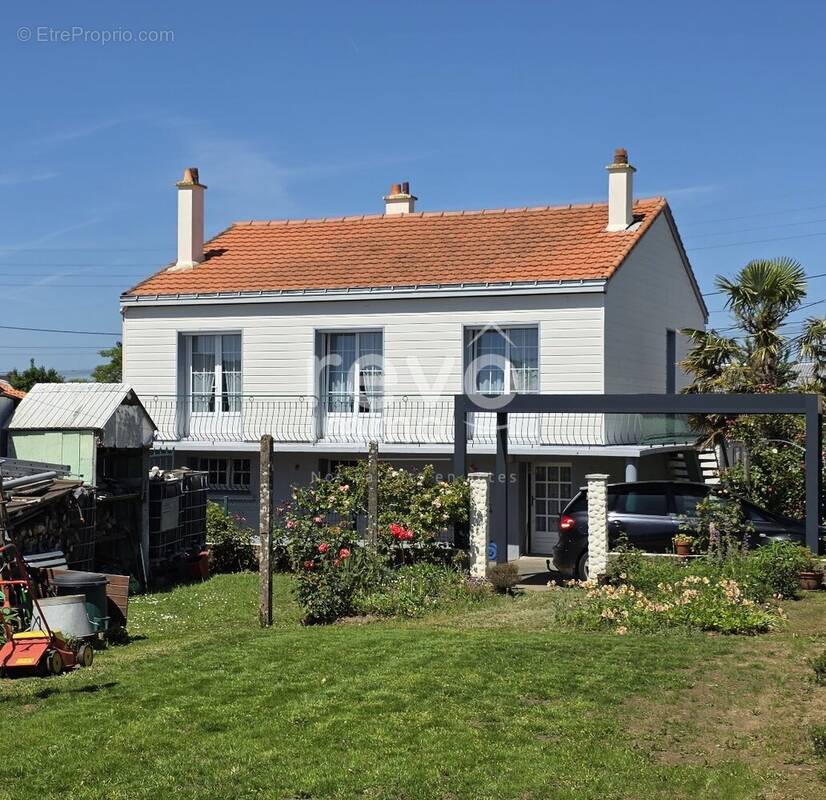 Maison à SAINT-LUMINE-DE-COUTAIS