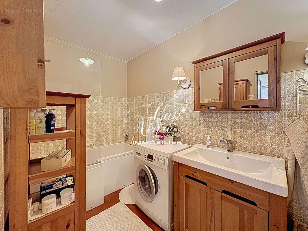 Appartement à BORMES-LES-MIMOSAS