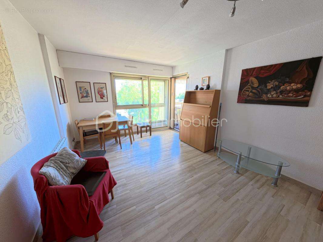 Appartement à VALLAURIS