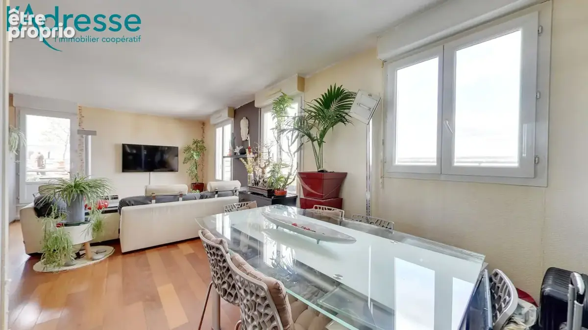 Très rare a la vente ! 2 terrasse + parking en sous-sol - photo 4