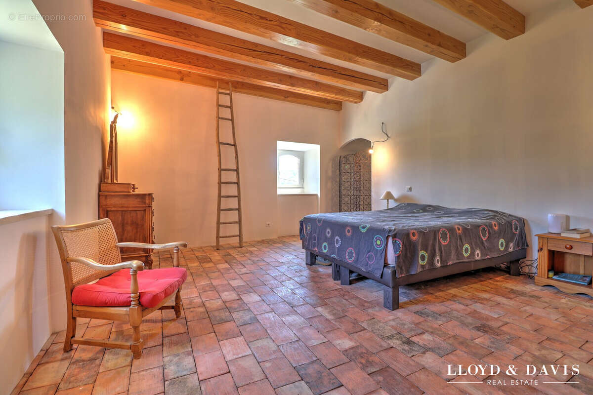 Maison 186 m² à Meyrannes  - photo 6
