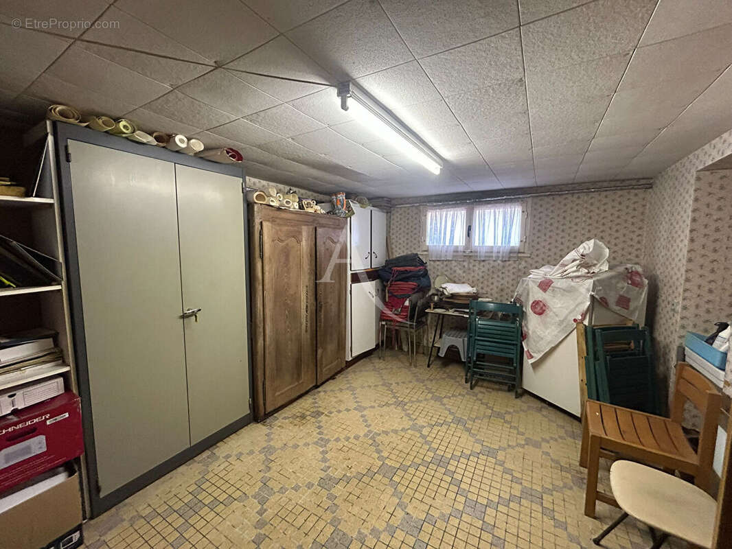 INDRE ? Maison familiale 3 CH avec dépendance habitable : un bien aux multiples possibilités ! - photo 8