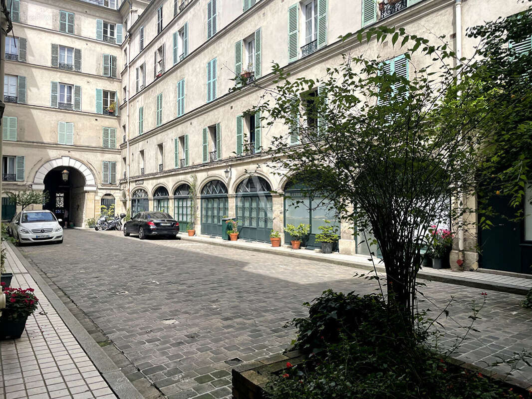 Appartement à PARIS-10E