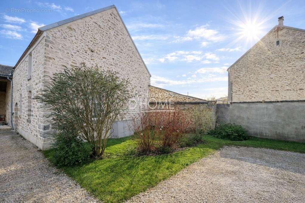 Appartement à COURTOMER