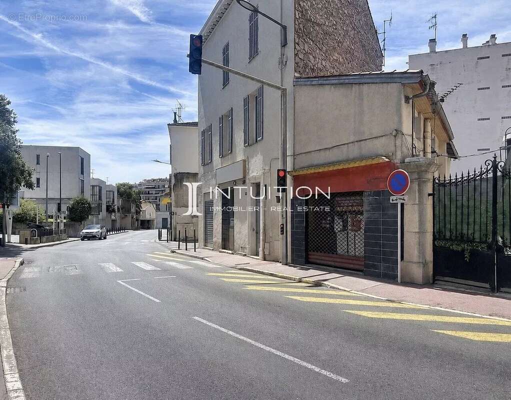 Cannes - République : maison de ville avec local commercial et appartement - photo 5