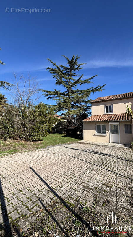 Maison à SAUSSAN