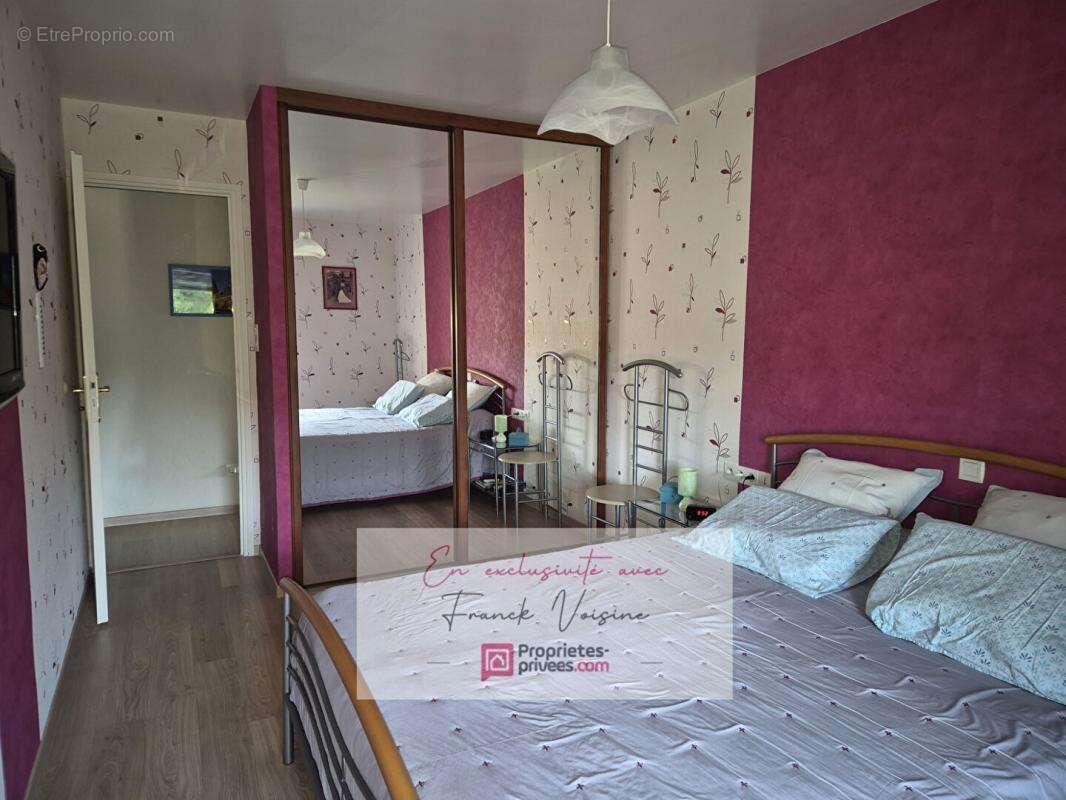 A VENDRE en Exclusivité à Saint Paul en Pareds, maison de 127 m2 avec 3 chambres et plusieurs dépendances sur plusieurs parcelle - photo 2