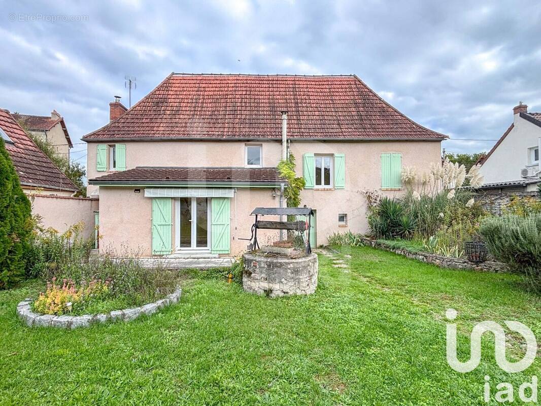 Photo 1 - Maison à MONTLUCON