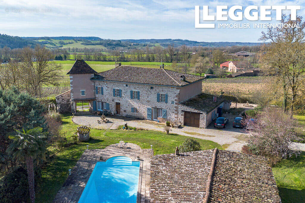 Maison à SAINTE-CECILE-DU-CAYROU