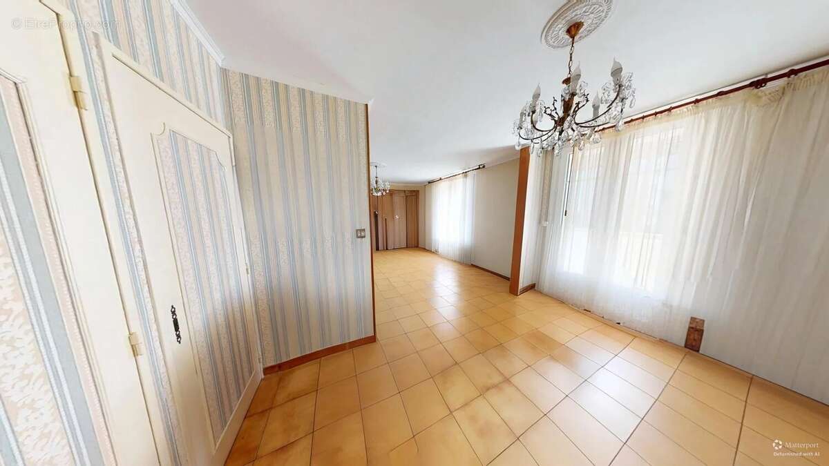 Appartement à PORT-DE-BOUC