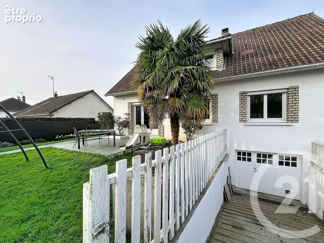 Maison 6 pièces 140 m² à vendre à Pont-Audemer (27500) - photo 1