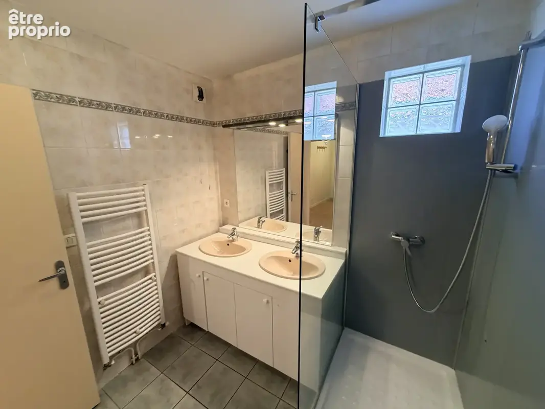 Clermont Ferrand  superbe appartement T5 95 m2, 3 chambres, 2 terrasses de 30 et 25 m2, garage, asc, 260500€ F - photo 6
