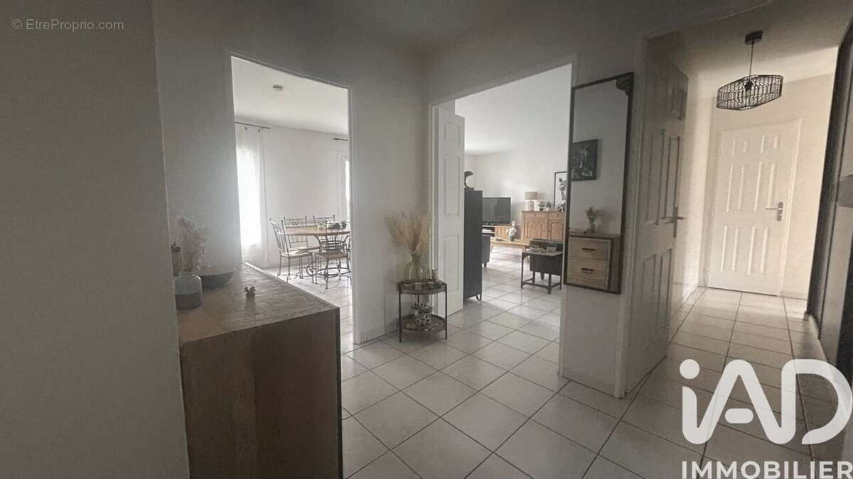 Photo 2 - Appartement à LE PLESSIS-TREVISE