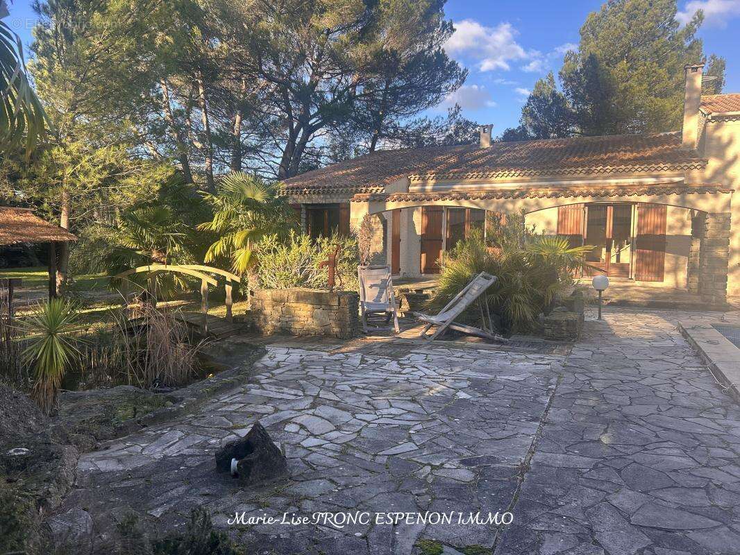 Maison à PERNES-LES-FONTAINES