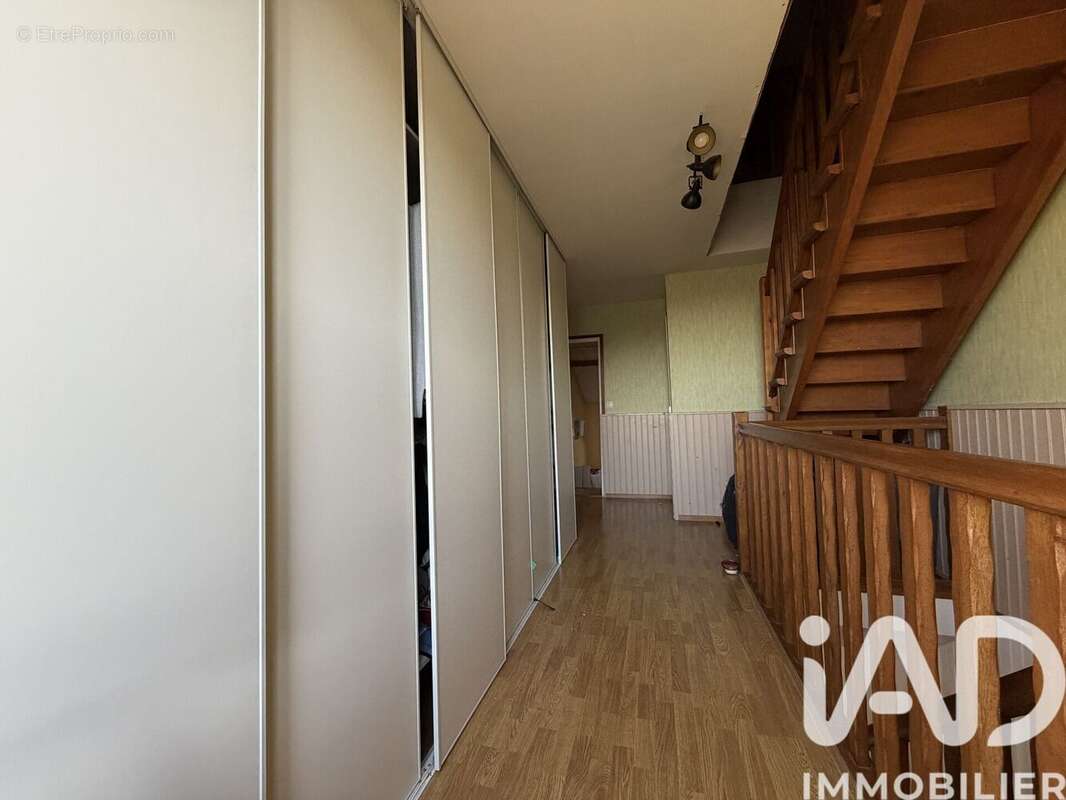 Maison 155 m² à Bazoches-Les-Gallerandes  - photo 7