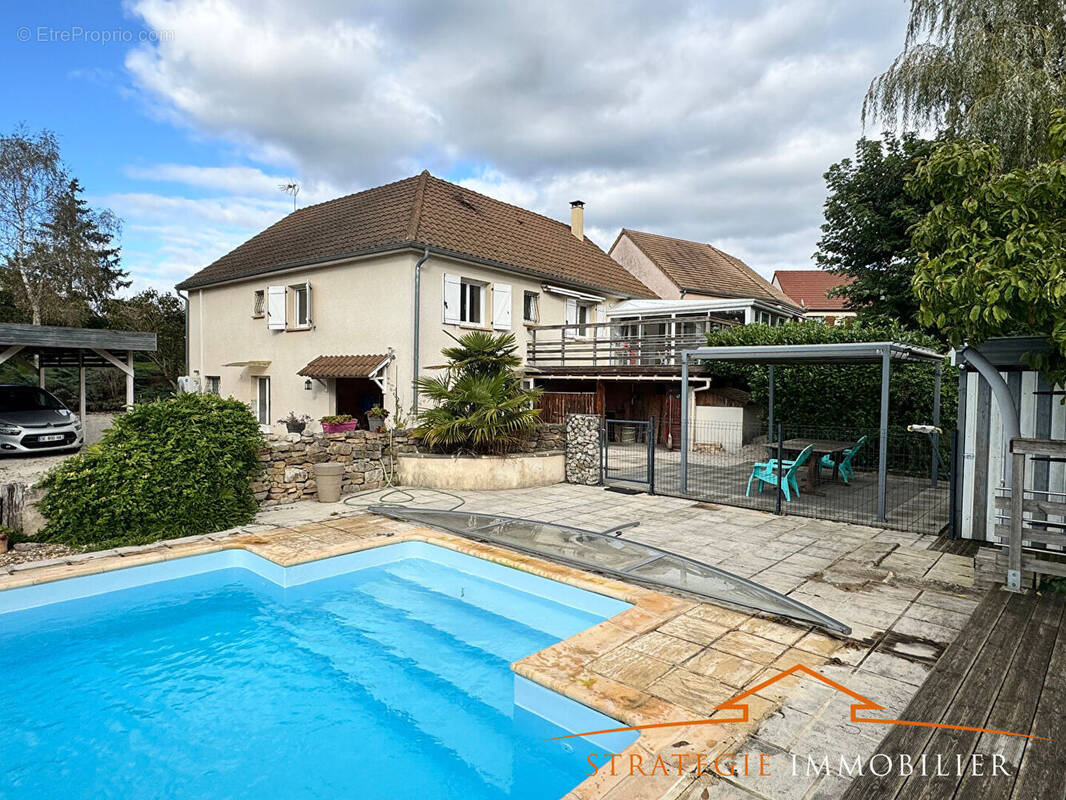 Maison à SAINT-LEGER-SUR-DHEUNE