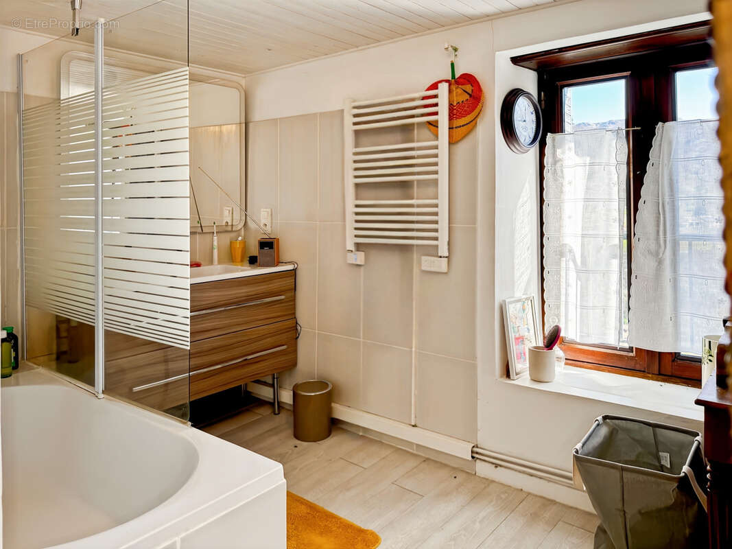 Maison à ANTRAIGUES-SUR-VOLANE