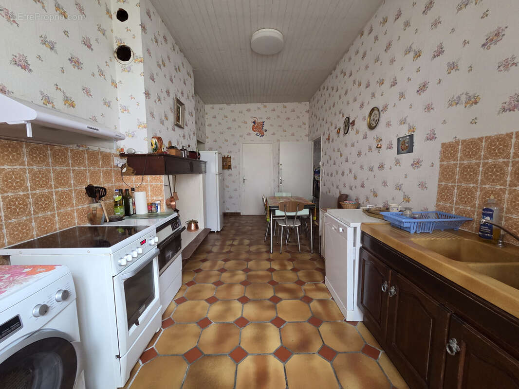 À découvrir   Authentique bâtisse de caractère au cœur du village - photo 8