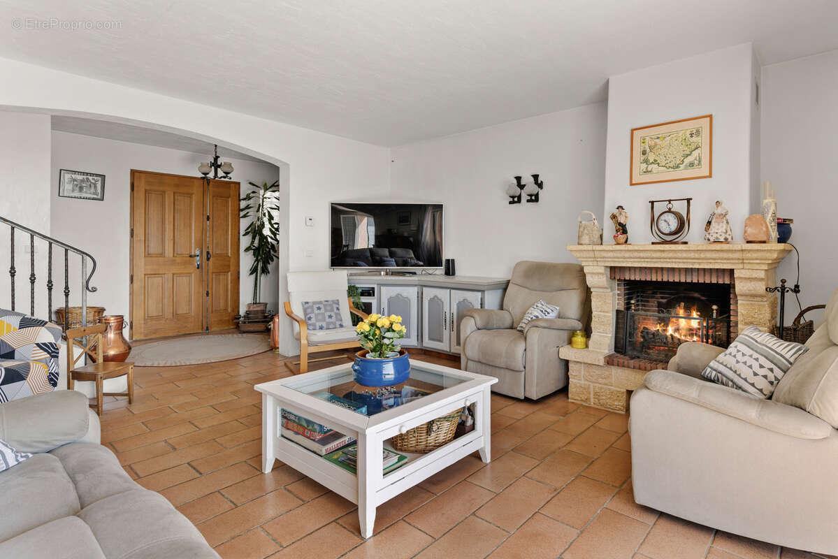 Tourrettes-sur-Loup   Maison familiale avec piscine, vue mer et village - photo 5