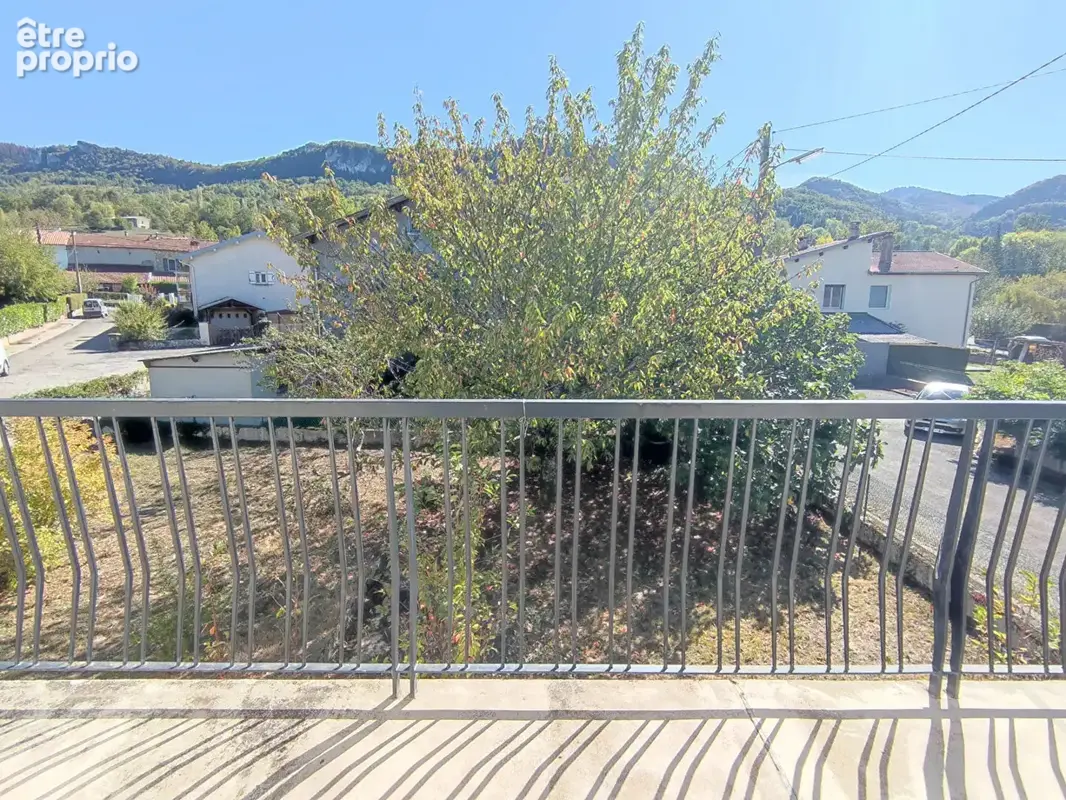 Maison 5 pièces avec  garage et jardin au calme - photo 7