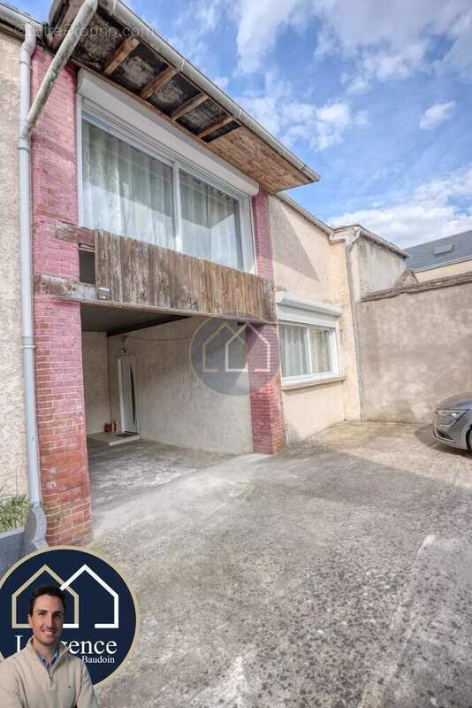 Appartement à MONDONVILLE-SAINT-JEAN