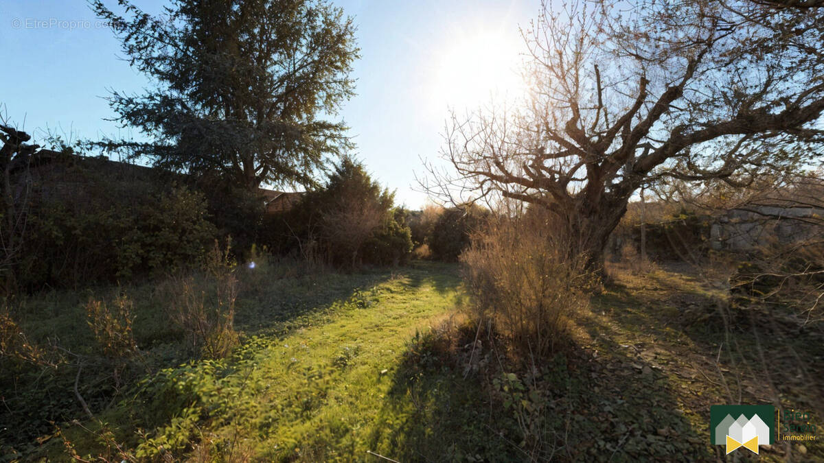Terrain à PRUNAY-LE-GILLON
