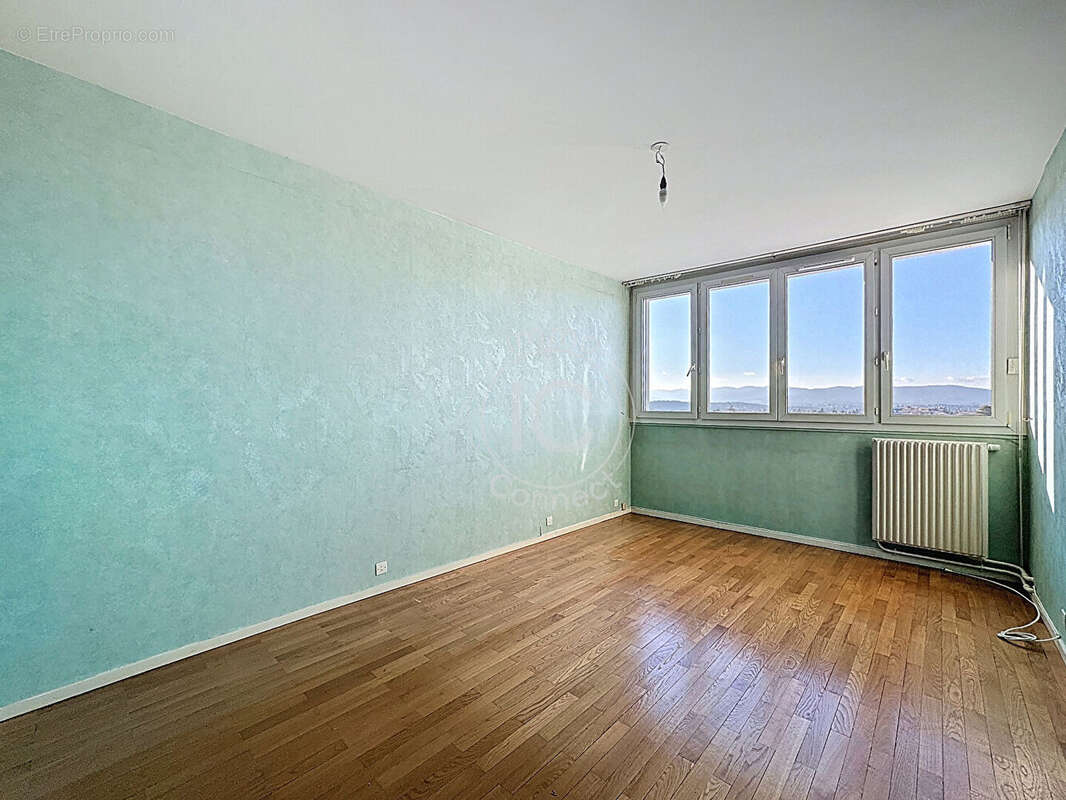 Appartement à SAINTE-FOY-LES-LYON