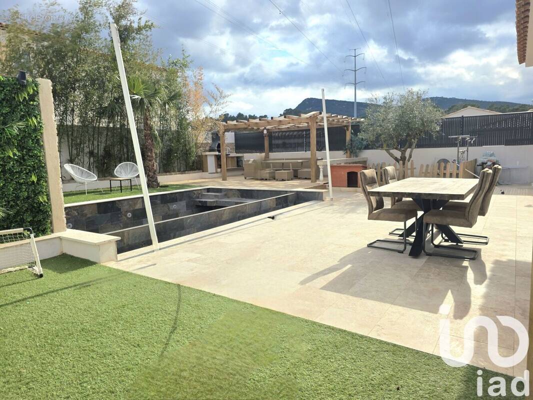 Photo 1 - Maison à ROCBARON