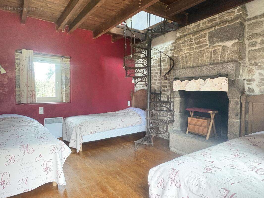Maison à SAINT-SEVER-CALVADOS