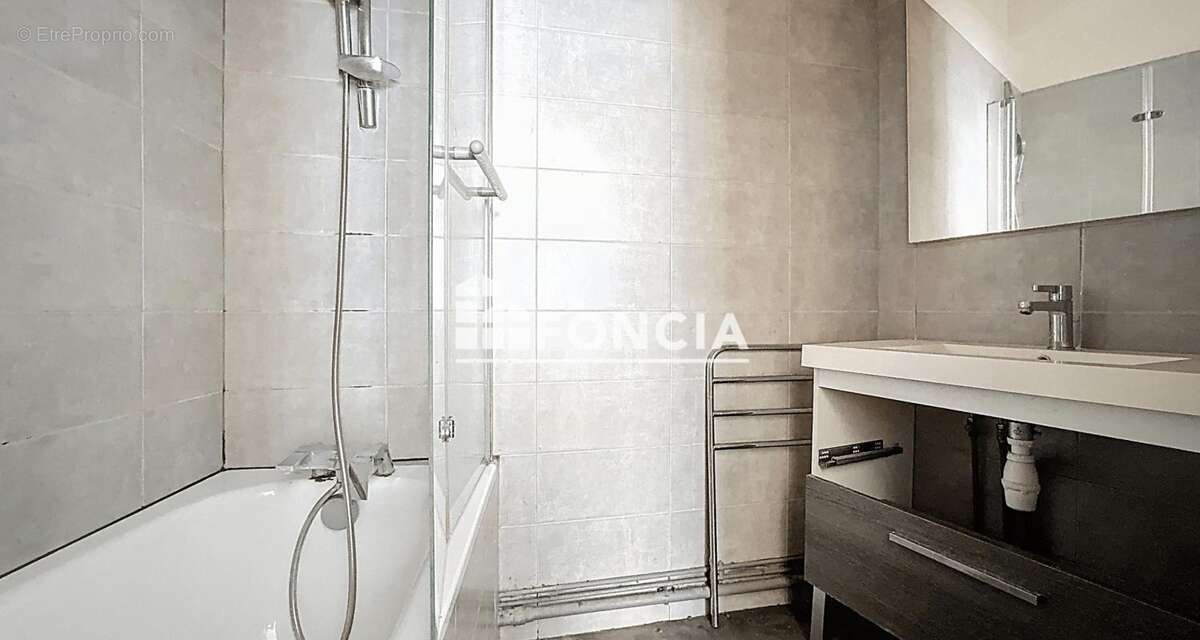 Appartement à PARIS-14E