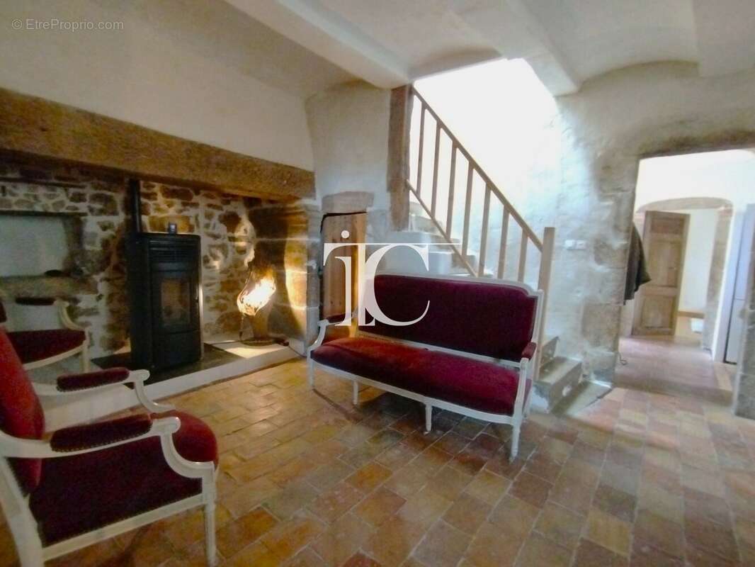 Maison à SAINT-PAUL-LE-JEUNE