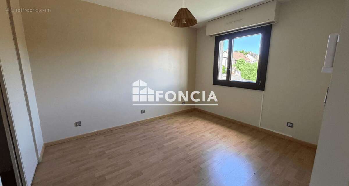 Saint-Apollinaire, très agréable et spacieuse appartement-maison jumelée sur 3 niveaux avec terrasse et jardinet - photo 5