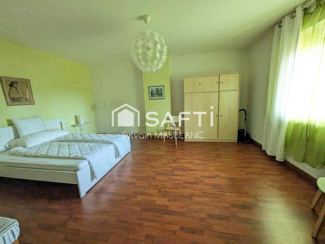 Maison à LONS-LE-SAUNIER