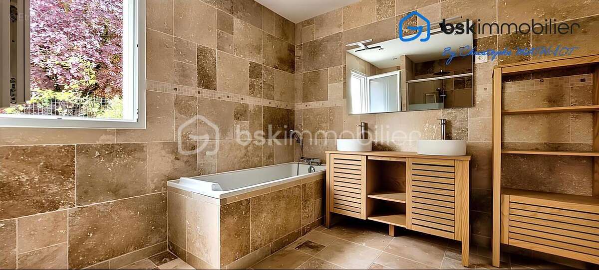 Maison à VERNEUIL-SUR-SEINE