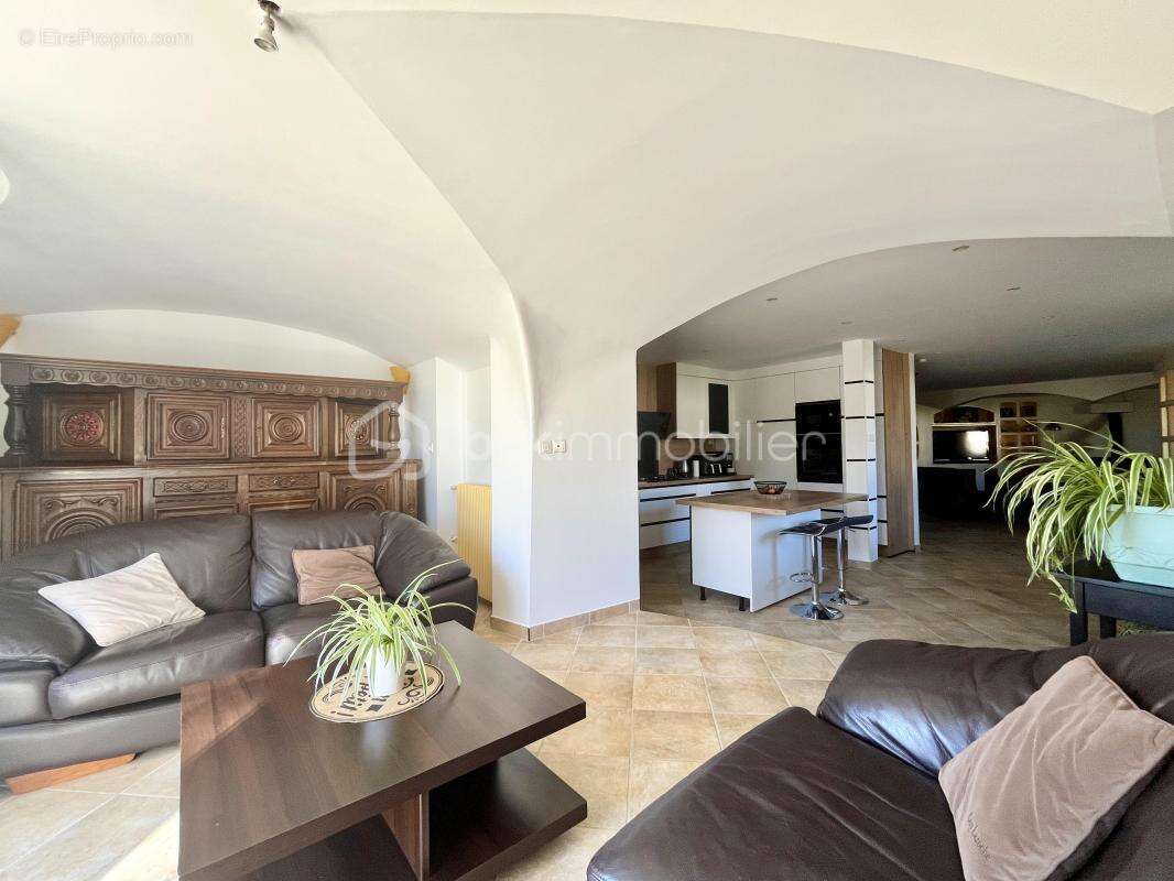 Maison à PEYZIEUX-SUR-SAONE