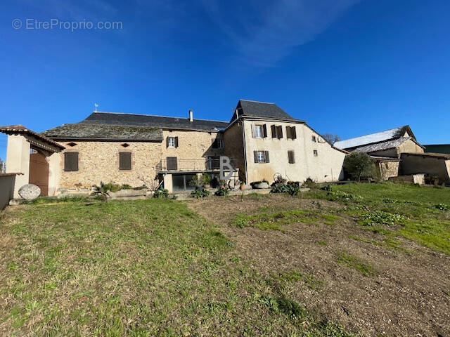 Maison à MIRANDOL-BOURGNOUNAC