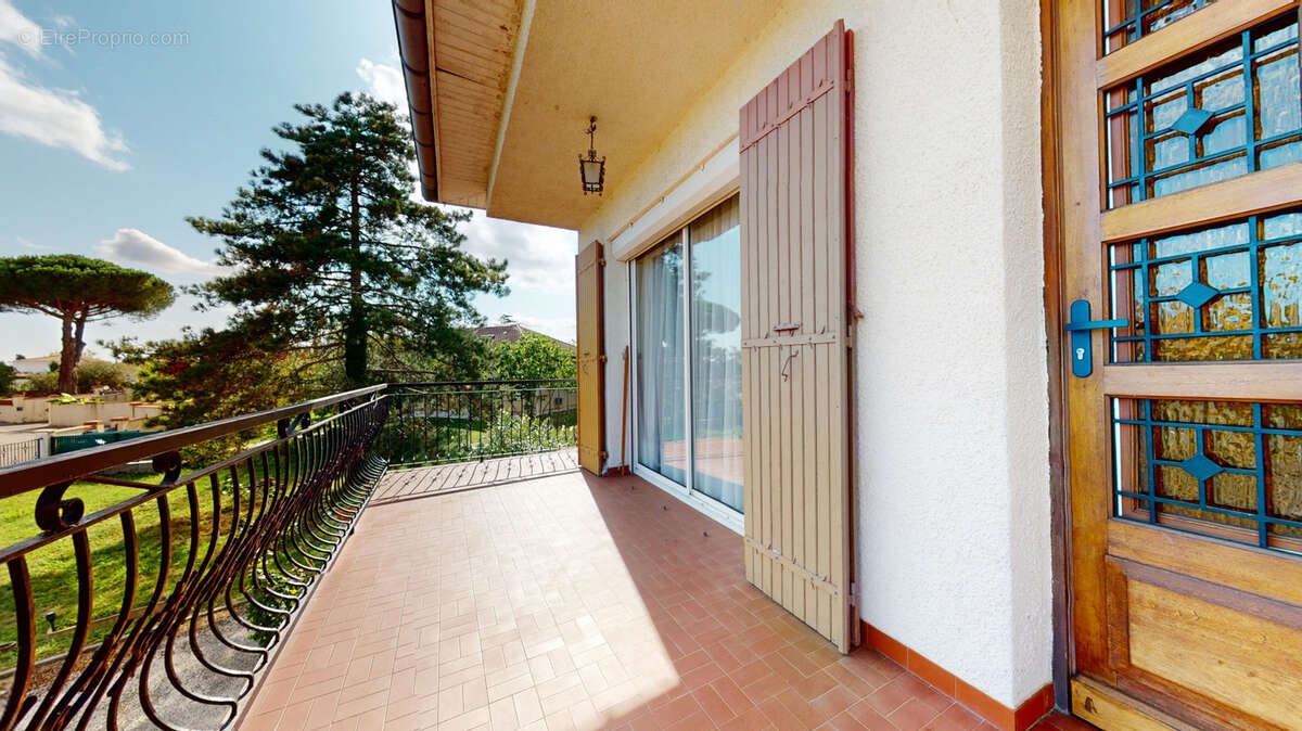 Maison à LA SALVETAT-SAINT-GILLES