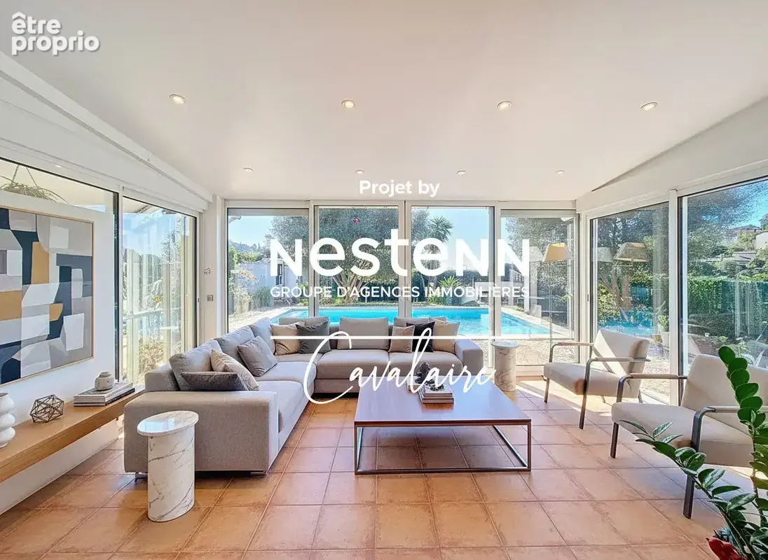 Maison d'environ 120 m² de plain-pied avec vue mer sur un terrain piscinable dans un quartier prisé de Cavalaire - photo 7