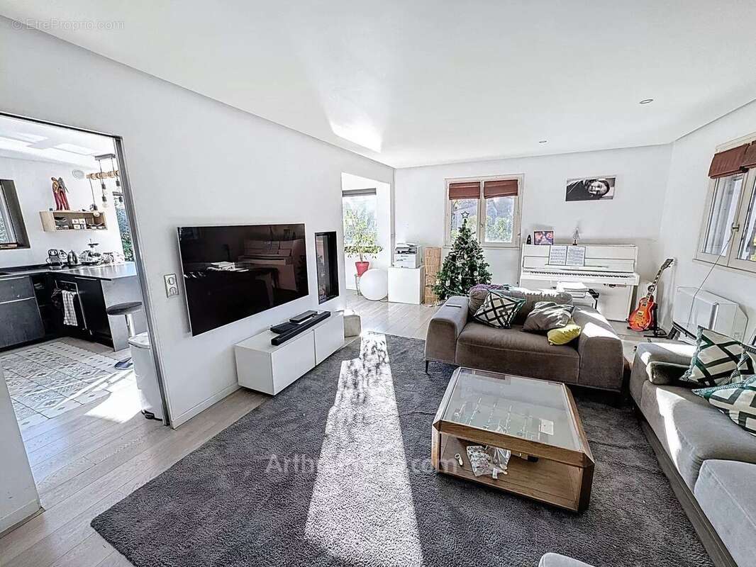 Maison à MOUANS-SARTOUX