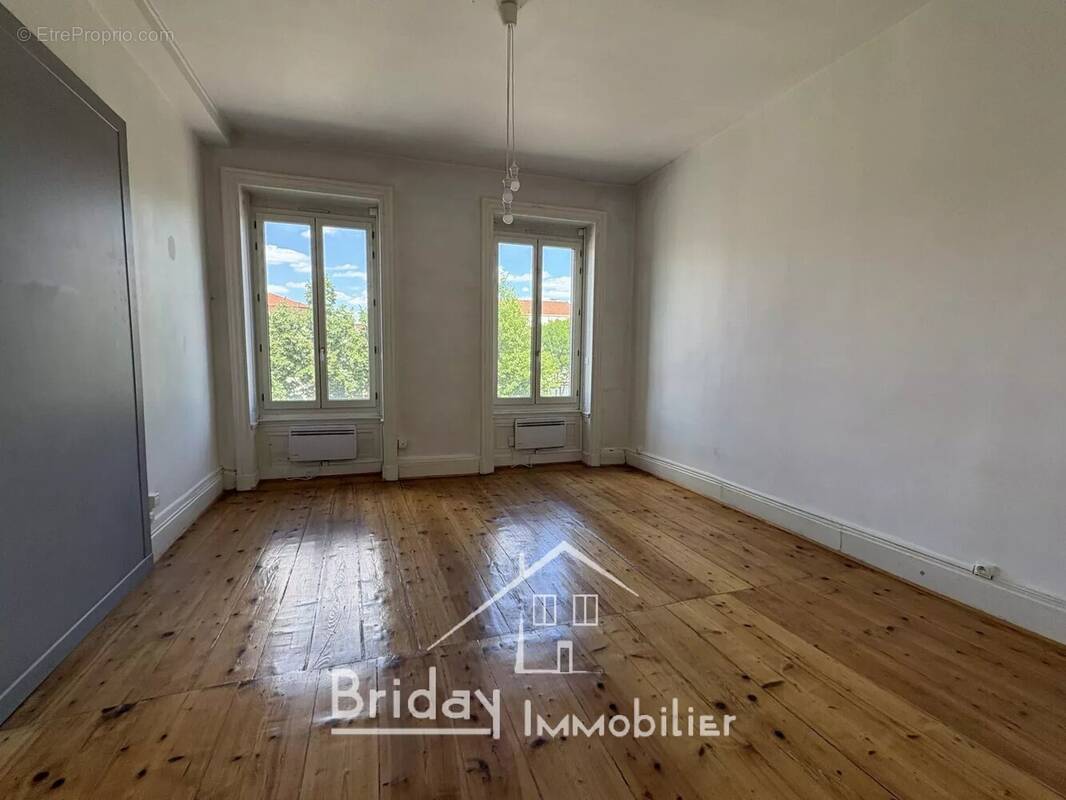 Appartement à SAINT-SYMPHORIEN-D'OZON