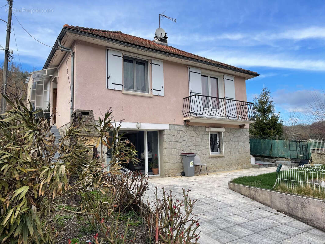 Maison à YDES