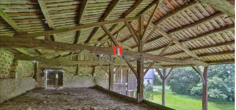 Maison 243 m² à Saint-Andre-De-Cubzac  - photo 3