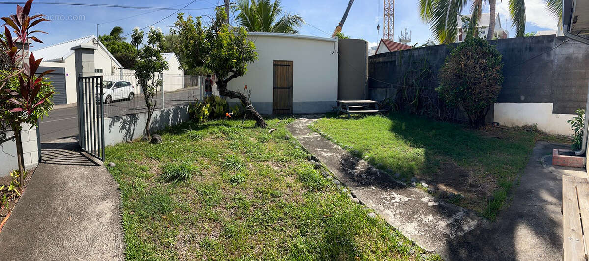 Commerce à SAINT-PIERRE