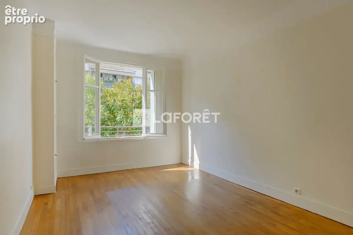 Calme et lumineux  - beaux volumes - seconde chambre possible - photo 4