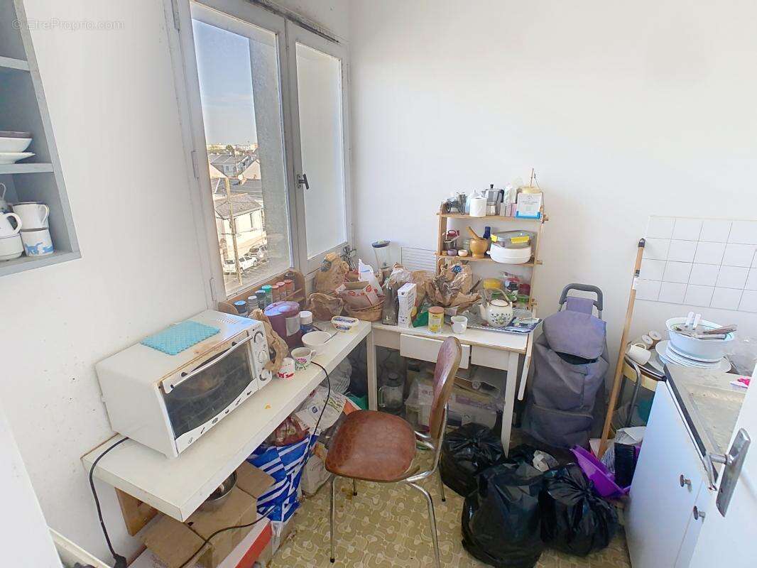 ANGERS PREDALI : Type 1 bis, balcon, cave, loué - photo 4