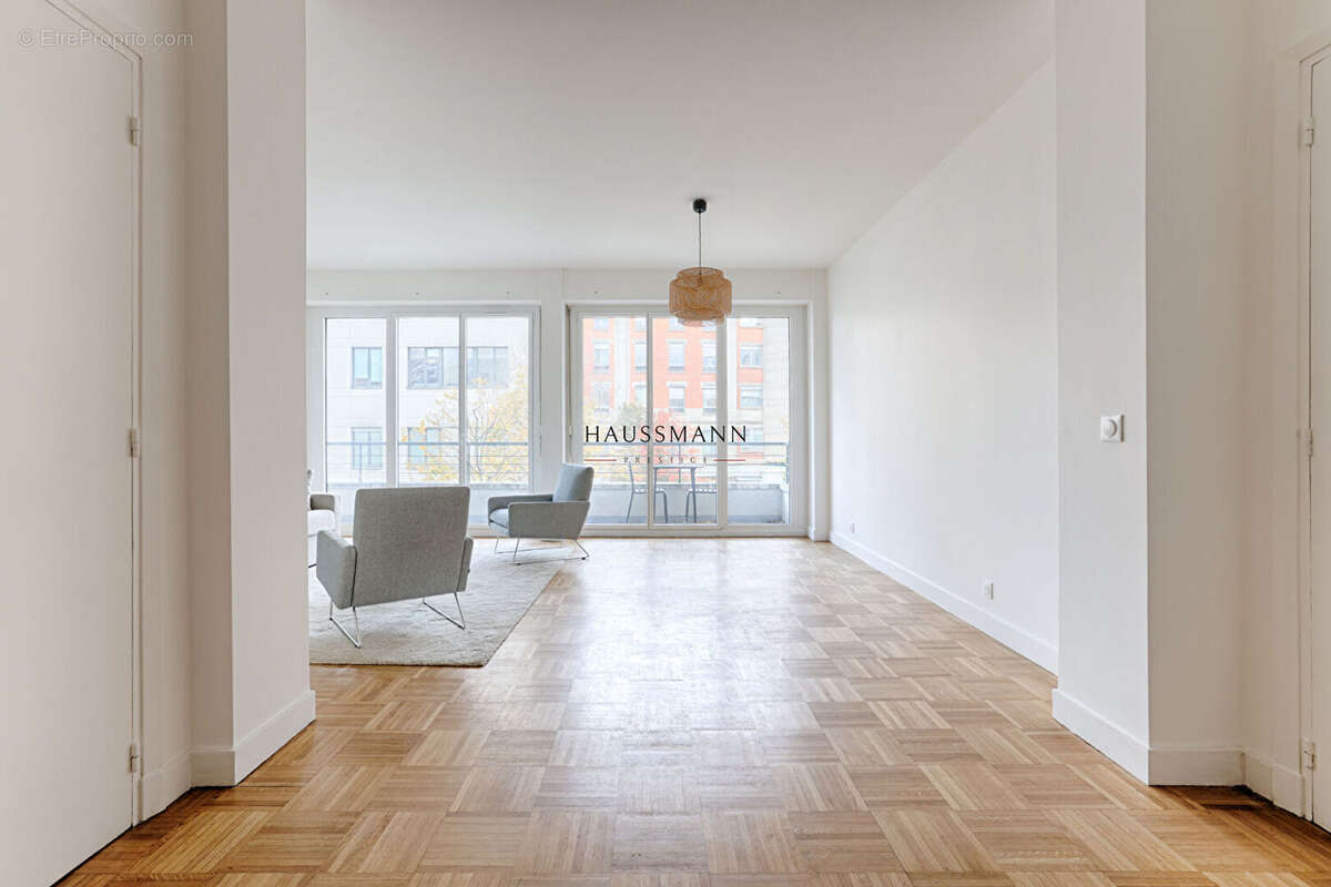 Appartement à NEUILLY-SUR-SEINE